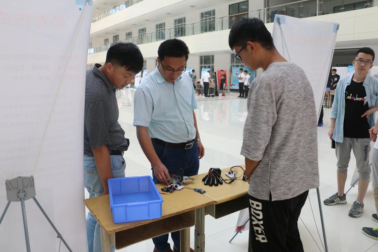 青岛港湾职院举行第九届机电产品创新设计竞赛决赛